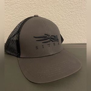 Sitka mid pro trucker hat in grey and black
